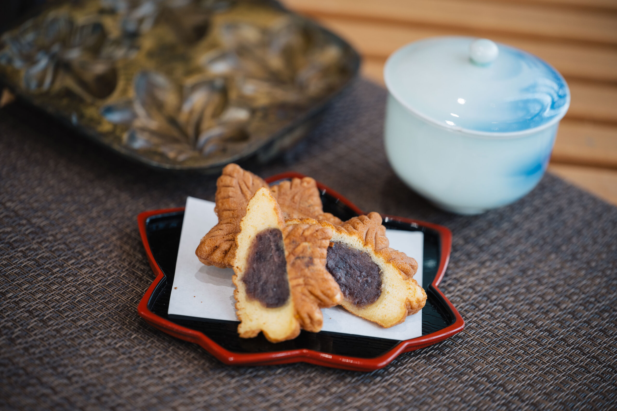 広島名物「もみじ饅頭」はこうやって生まれた！　宮島で100年以上愛される定番お土産のルーツとは？／岩惣・高津堂